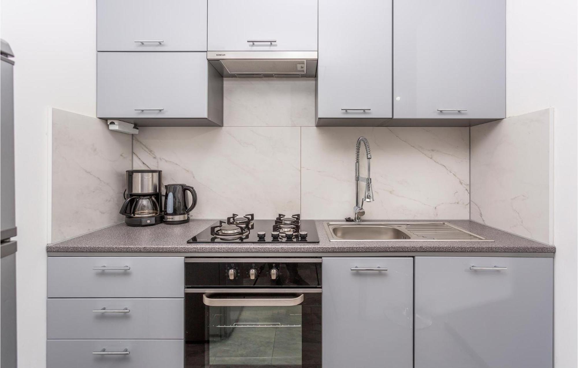 Beautiful Apartment In Malinska With Kitchen Ngoại thất bức ảnh