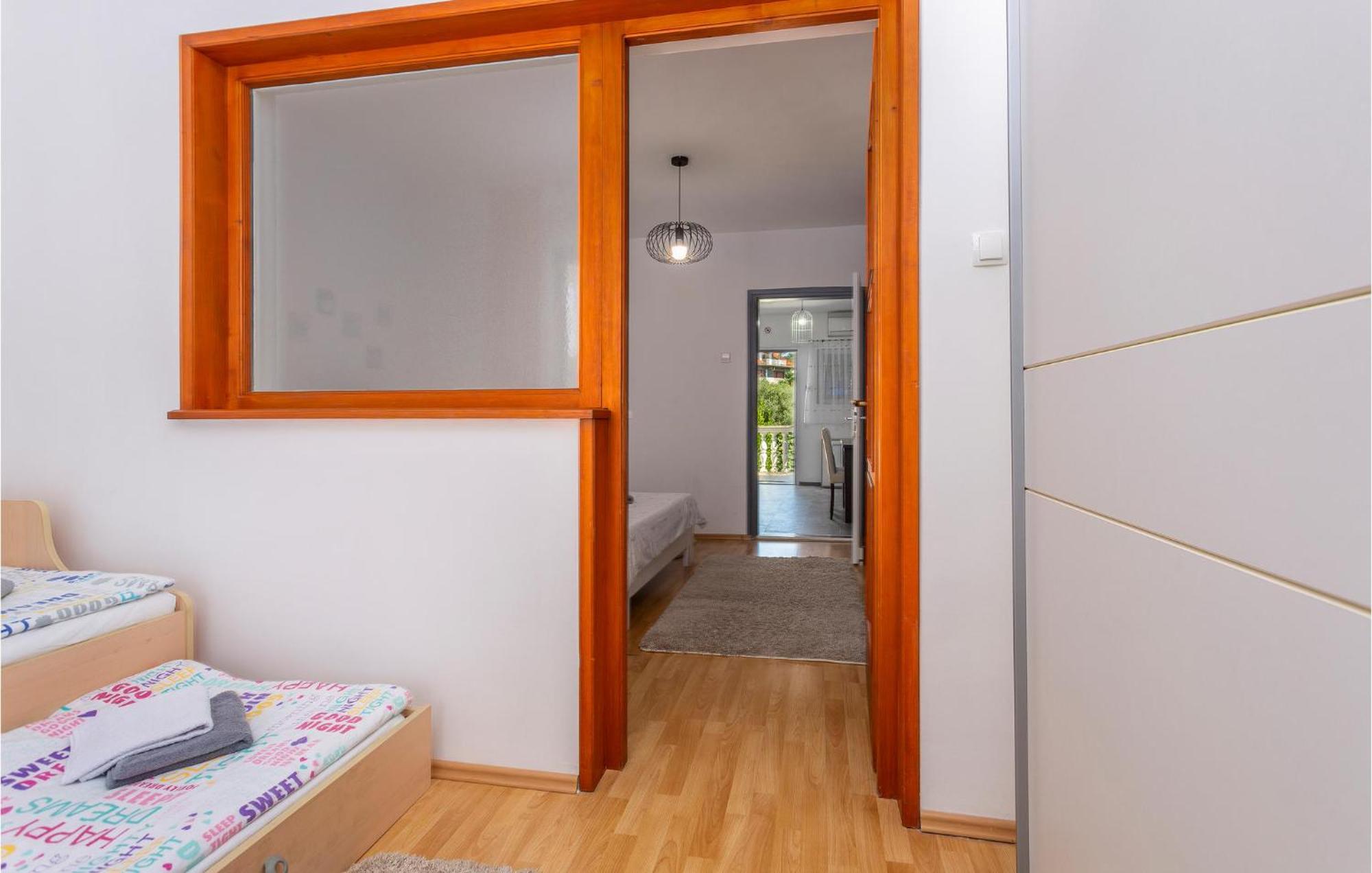 Beautiful Apartment In Malinska With Kitchen Ngoại thất bức ảnh